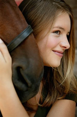 simsearch:614-00602804,k - Jeune femme et son cheval Photographie de stock - Premium Libres de Droits, Code: 614-00602837