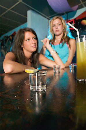 drucken - Two drunk women Stock Photo - Premium Royalty-Free, Code: 614-00653812