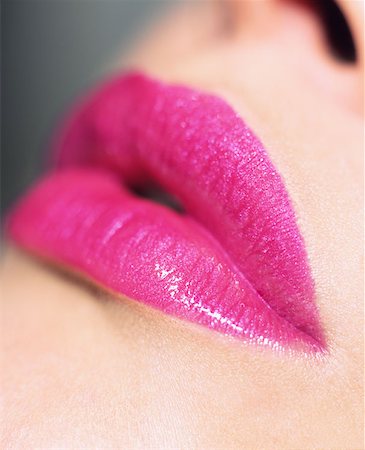simsearch:614-00684011,k - Woman wearing pink lipstick Foto de stock - Sin royalties Premium, Código: 614-00683969