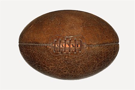 simsearch:614-02394474,k - Ancien ballon de rugby Photographie de stock - Premium Libres de Droits, Code: 614-00943458