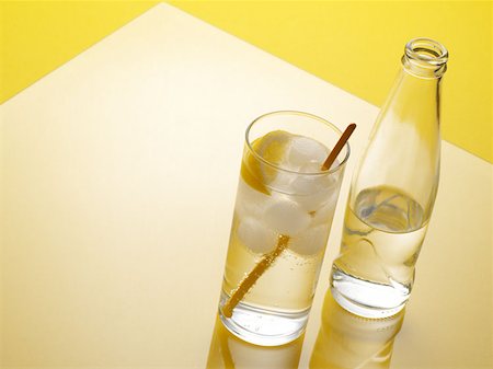 Gin and tonic Stock Photo - Premium Royalty-Free, Code: 614-01027501