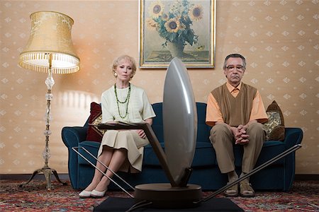 Senior couple regarder la télévision Photographie de stock - Premium Libres de Droits, Code: 614-01028091