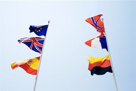 flag pole row - Flags of europe Foto de stock - Sin royalties Premium, Código: 614-01117580
