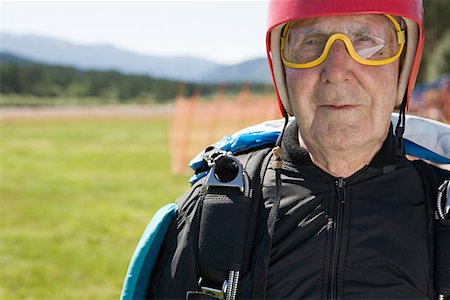 sky-diver (male) - Senior adult parachutist Stock Photo - Premium Royalty-Free, Code: 614-01171573