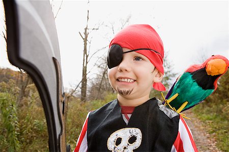 simsearch:614-03469507,k - Boy dressed as a pirate Fotografie stock - Premium Royalty-Free, Codice: 614-01236995