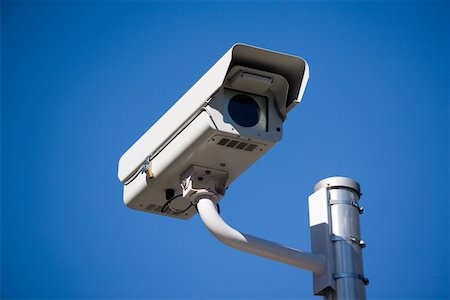 simsearch:614-00912997,k - Caméra de surveillance Photographie de stock - Premium Libres de Droits, Code: 614-01593292