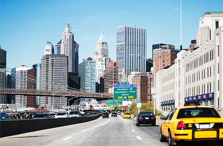 puente de brooklyn - Road towards manhattan Foto de stock - Sin royalties Premium, Código: 614-01703027