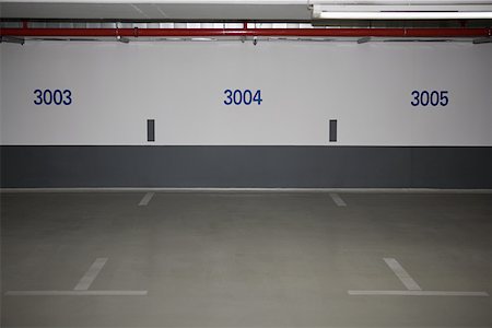 simsearch:614-01270034,k - Leeren Parkplatz Stockbilder - Premium RF Lizenzfrei, Bildnummer: 614-02004624