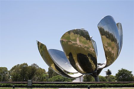 Flower sculpture in buenos aires Stock Photo - Premium Royalty-Free, Code: 614-02073470