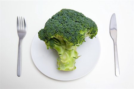 simsearch:614-02240566,k - Broccoli on a plate Foto de stock - Sin royalties Premium, Código: 614-02240577
