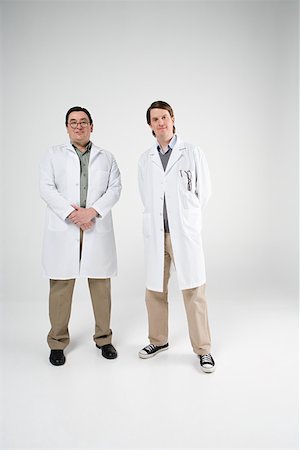 full body image of person in lab coat - Scientifiques Photographie de stock - Premium Libres de Droits, Code: 614-02242856