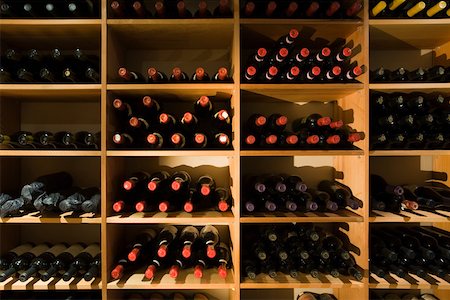 Wine cellar Stock Photo - Premium Royalty-Free, Code: 614-02243552