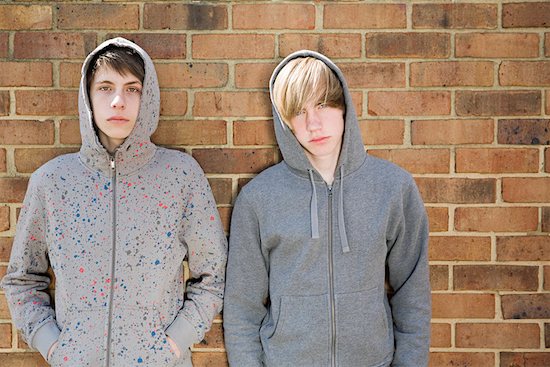 Teenage boys in hoodies Photographie de stock - Premium Libres de Droits, Le code de l’image : 614-02243706