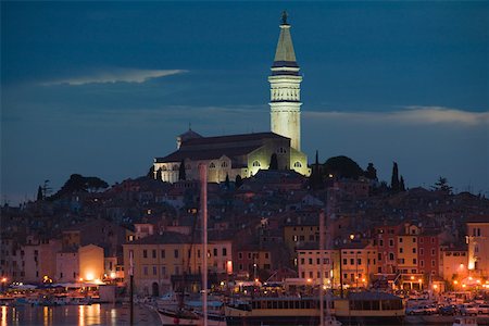 rovigno - Vieille ville de Rovinj nuit Photographie de stock - Premium Libres de Droits, Code: 614-02258021