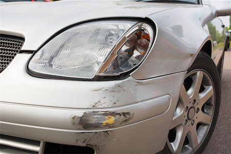 A scratch on a car Foto de stock - Sin royalties Premium, Código: 614-02343411