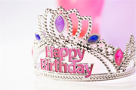 Happy birthday crown and balloons Stock Photo - Premium Royalty-Free, Code: 614-02394262