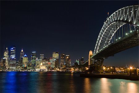 simsearch:614-02611760,k - Sydney harbour bridge and skyline at night Foto de stock - Sin royalties Premium, Código: 614-02392696