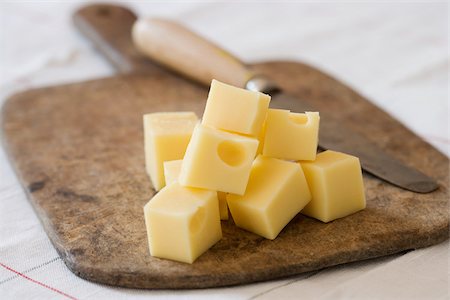 Cubed cheese Foto de stock - Sin royalties Premium, Código: 614-02393807