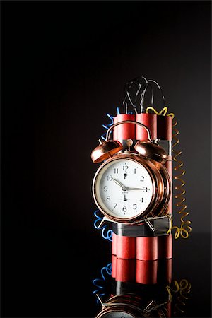 explosif - Une bombe Photographie de stock - Premium Libres de Droits, Code: 614-02612530