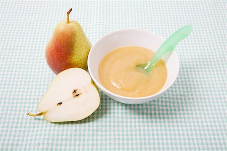 simsearch:614-02242341,k - Pear and baby food Stock Photo - Premium Royalty-Free, Code: 614-02639870