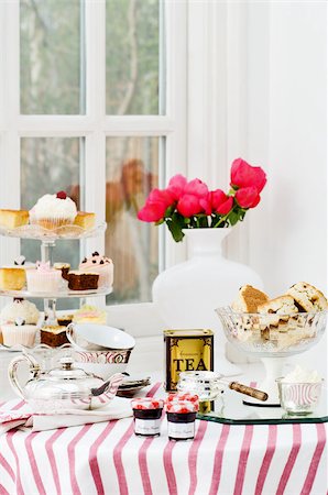 Afternoon tea Stock Photo - Premium Royalty-Free, Code: 614-02639949