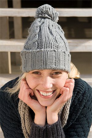 Young woman wearing knit hat Stock Photo - Premium Royalty-Free, Code: 614-02640015