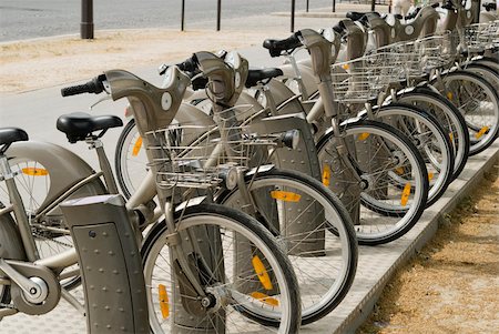 Velib bicycles in paris Fotografie stock - Premium Royalty-Free, Codice: 614-02680328