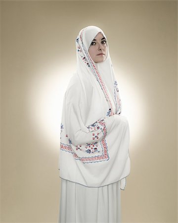 simsearch:614-02764094,k - Porträt einer jungen muslimischen Frau Stockbilder - Premium RF Lizenzfrei, Bildnummer: 614-02764149