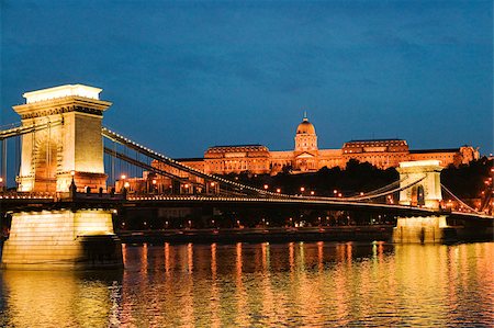szechenyi chain bridge - Buda castle and szechenyi chain bridge Stock Photo - Premium Royalty-Free, Code: 614-02762778