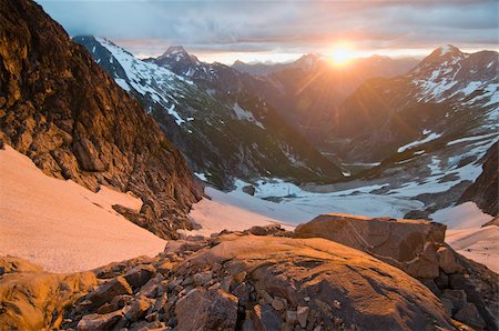 Sun rising over north cascades national park Stock Photo - Premium Royalty-Free, Code: 614-02763226