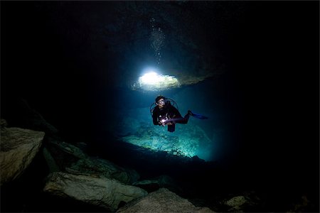 Scuba diver in cavern. Stock Photo - Premium Royalty-Free, Code: 614-02837809