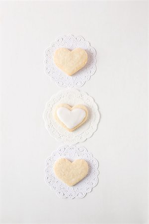 Heart shaped biscuits Fotografie stock - Premium Royalty-Free, Codice: 614-02838655