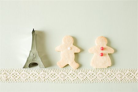 Gingerbread couple and eiffel tower cookie cutter Stock Photo - Premium Royalty-Free, Code: 614-02838662