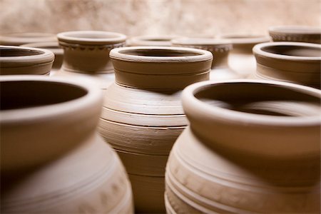 poterie - Vases de céramique dans le marché Photographie de stock - Premium Libres de Droits, Code: 614-02934279