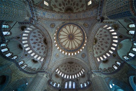 Intricate ceiling in sultan ahmed mosque Foto de stock - Sin royalties Premium, Código: 614-02934272