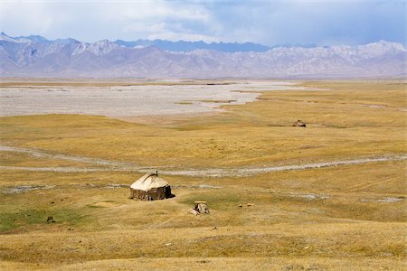 Yurt in farmland in kyrgyzstan Stock Photo - Premium Royalty-Free, Code: 614-02934286
