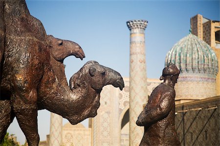 samarkand - Statue of man leading camels outside mosque Stock Photo - Premium Royalty-Free, Code: 614-02934309