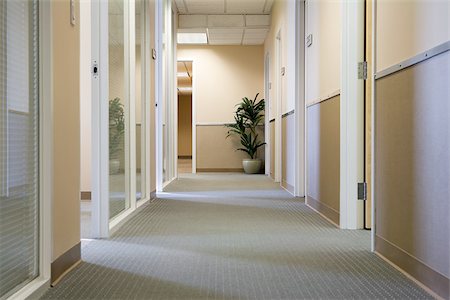 récurer - Corridor in an office Stock Photo - Premium Royalty-Free, Code: 614-02934312