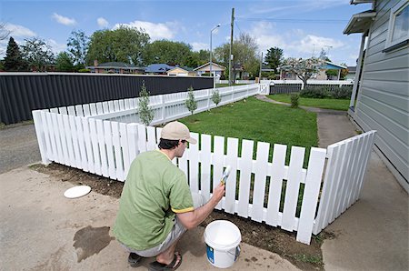 diy - Man painting fence Foto de stock - Sin royalties Premium, Código: 614-02934359
