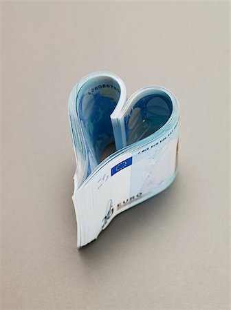 simsearch:614-00397700,k - Twenty euro notes in heart shape Foto de stock - Sin royalties Premium, Código: 614-02934776