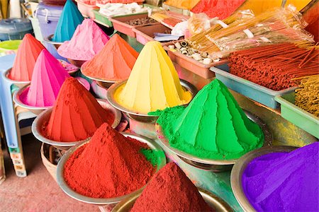 powder (fine particles) - Colourful powders in mysore market Stock Photo - Premium Royalty-Free, Code: 614-02984301