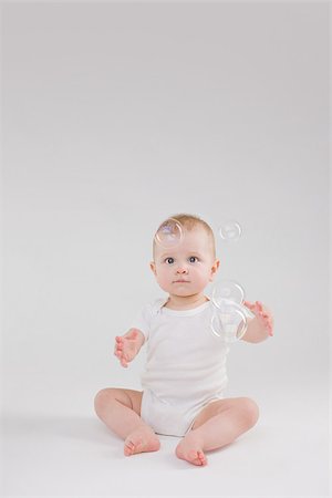 simsearch:614-02985024,k - Blick auf Blasen Baby Stockbilder - Premium RF Lizenzfrei, Bildnummer: 614-02985007
