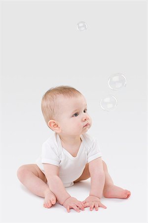 simsearch:614-02985024,k - Blick auf Blasen Baby Stockbilder - Premium RF Lizenzfrei, Bildnummer: 614-02985041