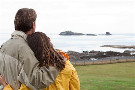 simsearch:614-03241531,k - Couple by the sea Stock Photo - Premium Royalty-Free, Code: 614-03080580