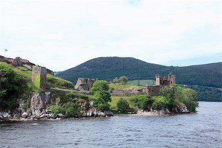 Urquhart castle and loch ness Stock Photo - Premium Royalty-Free, Code: 614-03080772