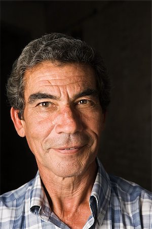 face of 40 year old man - Portrait of a mature man Foto de stock - Sin royalties Premium, Código: 614-03228281