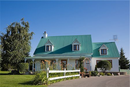 quebec - Detached house Fotografie stock - Premium Royalty-Free, Codice: 614-03241079