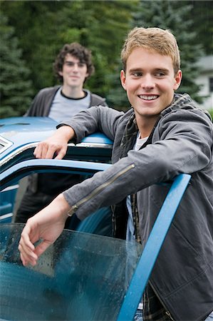 simsearch:614-03241312,k - Young men by car Stock Photo - Premium Royalty-Free, Code: 614-03241343