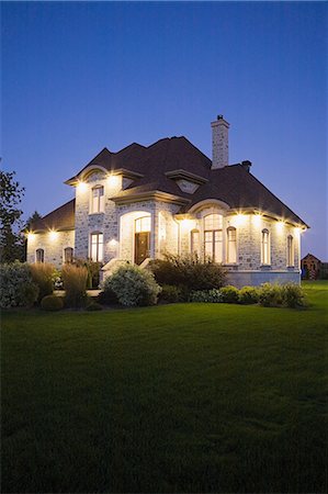 simsearch:614-08329341,k - Detached house and garden Stock Photo - Premium Royalty-Free, Code: 614-03359414