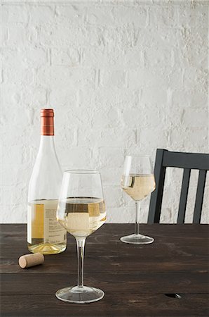 restaurant indoors nobody - White wine Stock Photo - Premium Royalty-Free, Code: 614-03359957